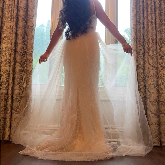 PROM/WEDDING DRESS SIZE SMALL - Picture 5 of 5